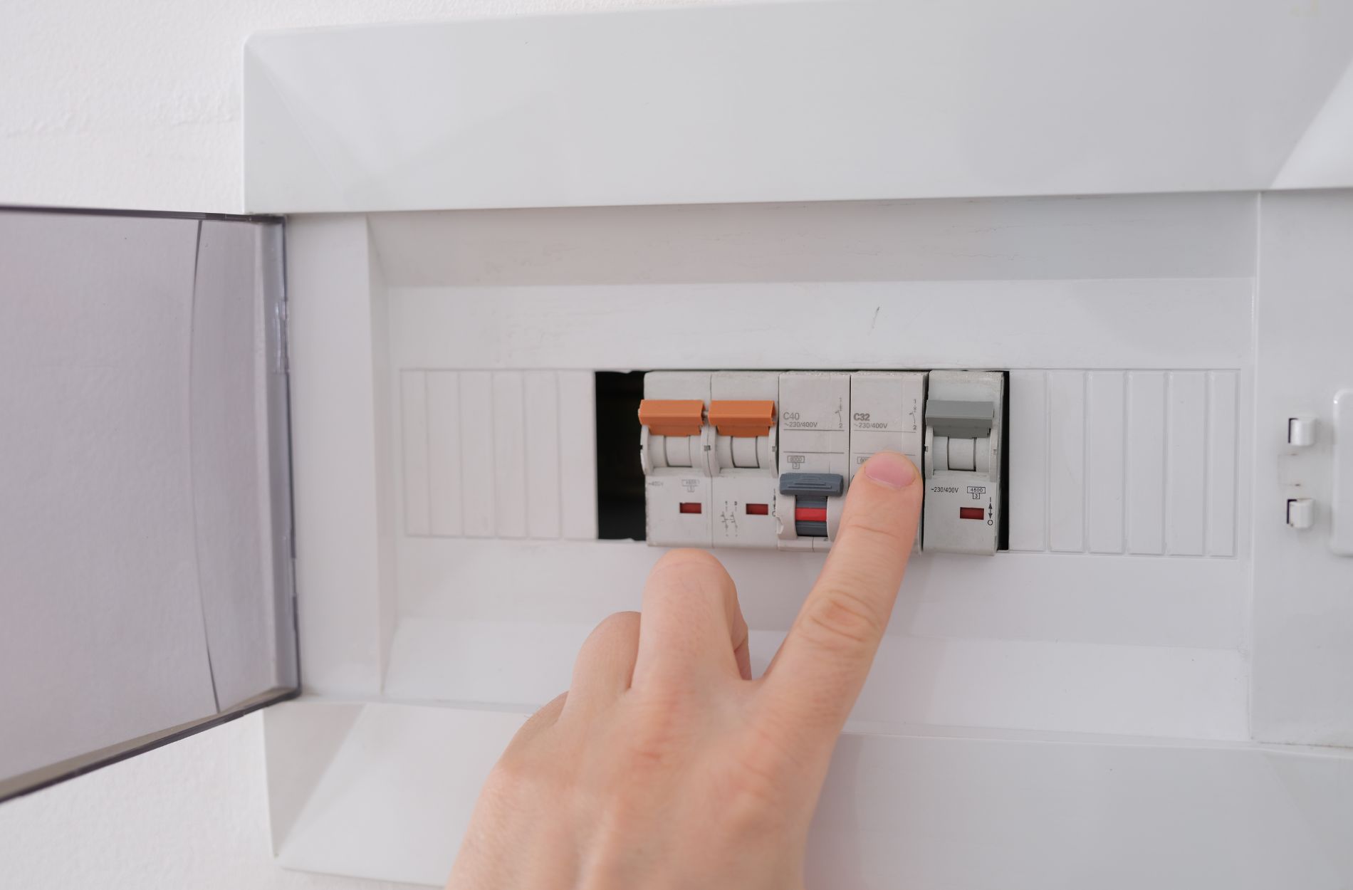 AC circuit breaker